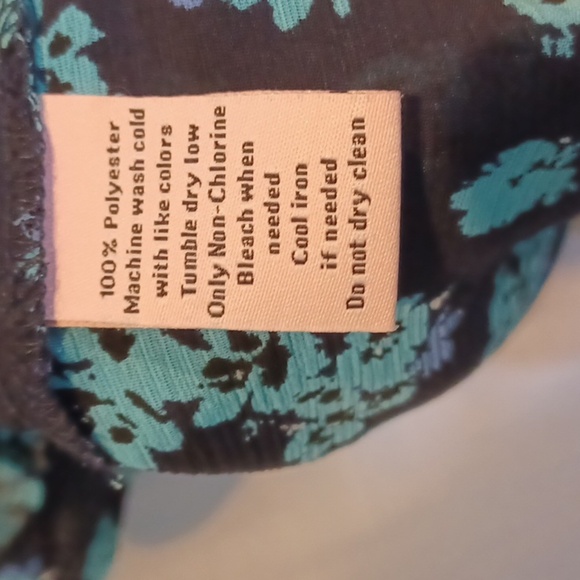 Juicy Couture floral cold shoulder teired Top, Women’s Size Med - Picture 6 of 6